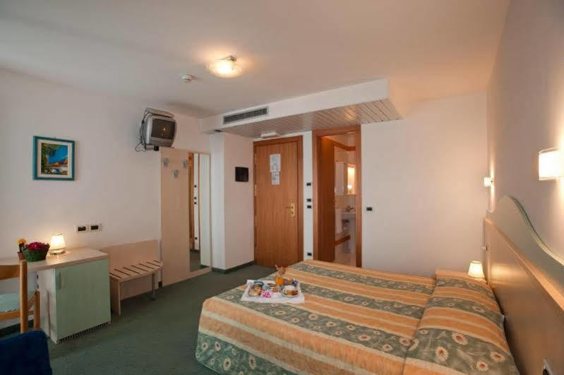 Hotel Salus Lignano Sabbiadoro Exteriér fotografie